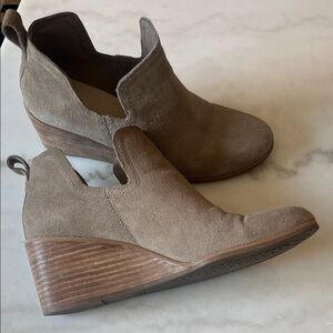 Toms Brown Suede Ankle Booties